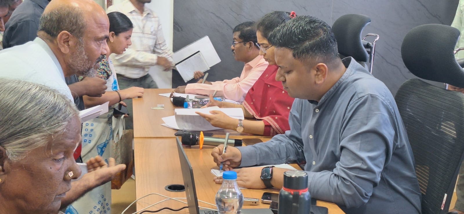 పీజీఆర్ఎస్ అర్జీలను సకాలంలో, నాణ్యతతో పరిష్కరించాలి: జిల్లా కలెక్టర్ నిశాంత్ కుమార్
