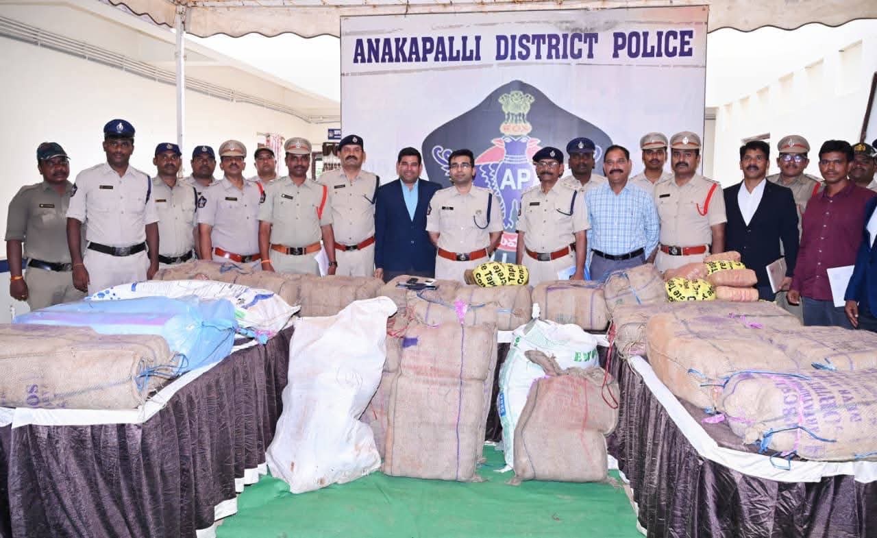 అనకాపల్లిలో భారీగా గంజాయి స్వాధీనం.. ముగ్గురు నిందితులు అరెస్ట్