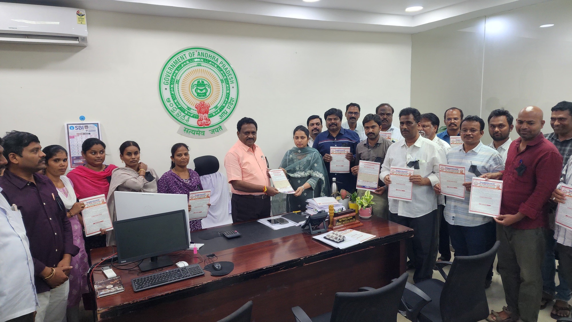 ఉద్యోగుల 29 డిమాండ్లు పరిష్కరించాలి