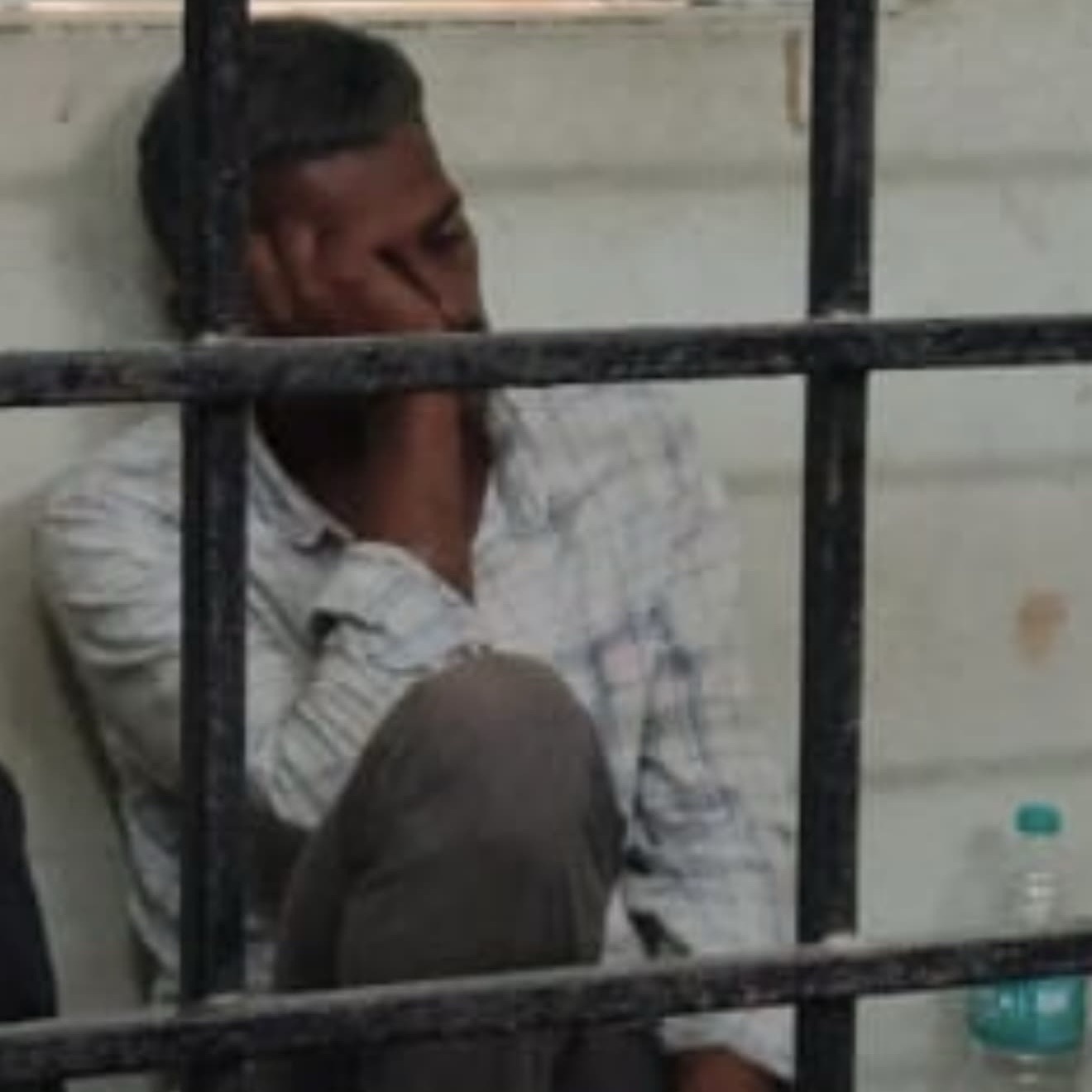 వృద్ధురాలి హత్యపై భగ్గుమన్న బంధువులు.. జాతీయ రహదారిపై రాస్తారోకో